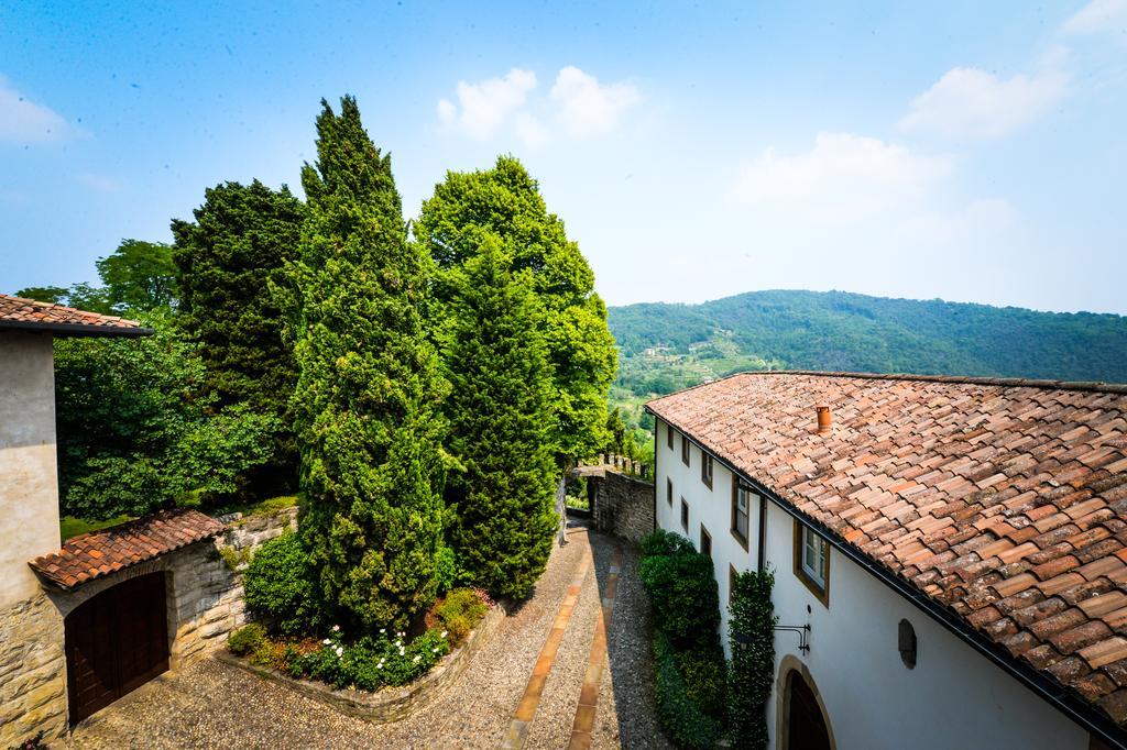 Отель Castello Degli Angeli Carobbio degli Angeli Экстерьер фото